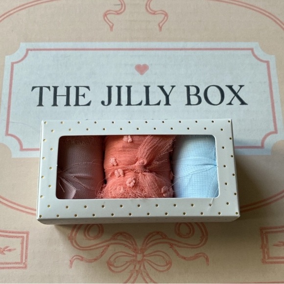 OLF | Luxe Ribbon from Winter 2024 The Jilly Box Jillian Harris - Picture 1 of 4